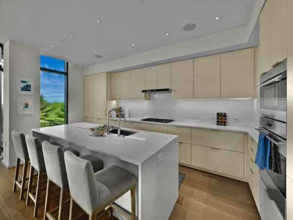 Three Bedroom Luxury Vacation Rental in Honolulu