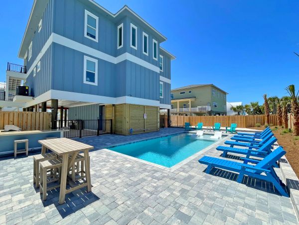 Pensacola Beach Vacation Home Six Bedroom Walk to Beach