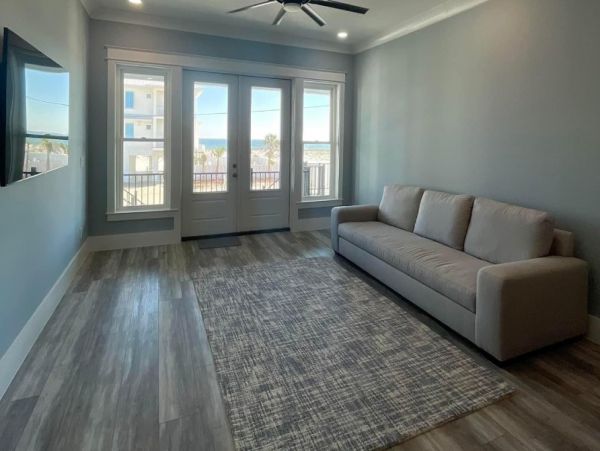 Pensacola Beach Vacation Home Six Bedroom Walk to Beach