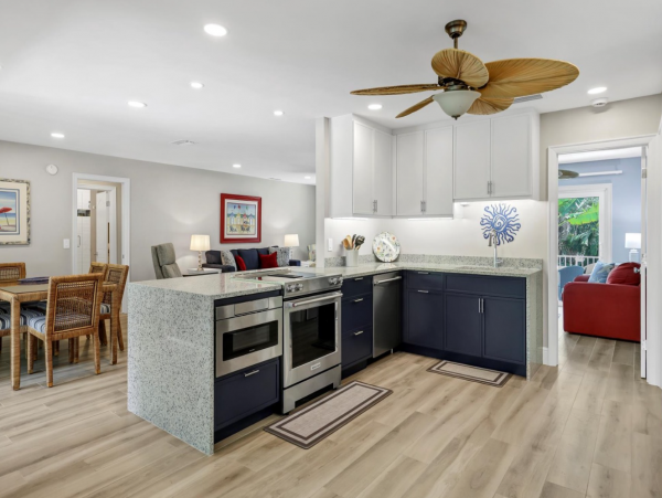 Three Bedroom Vacation Home Close to the Beach in Longboat Key