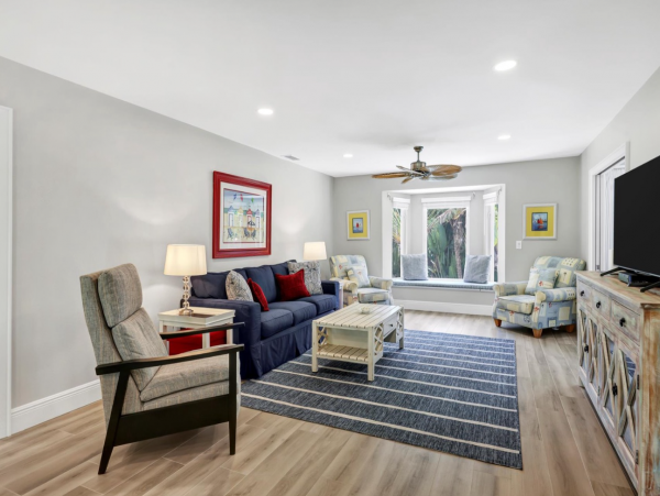 Three Bedroom Vacation Home Close to the Beach in Longboat Key