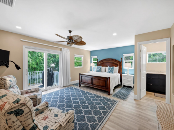 Three Bedroom Vacation Home Close to the Beach in Longboat Key