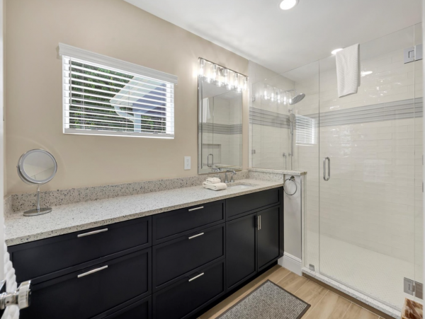 Three Bedroom Vacation Home Close to the Beach in Longboat Key