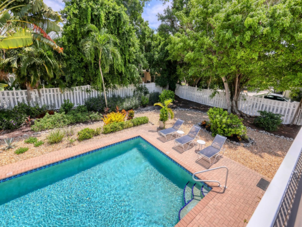 Three Bedroom Vacation Home Close to the Beach in Longboat Key