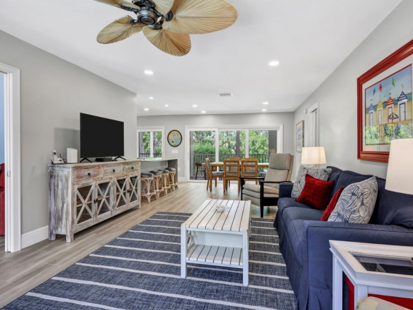 Three Bedroom Vacation Home Close to the Beach in Longboat Key
