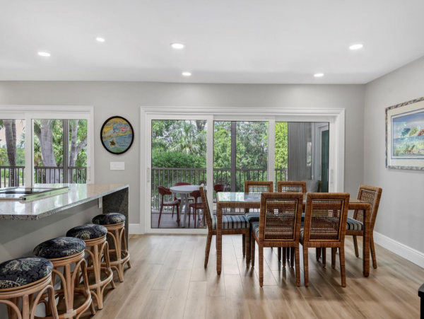 Three Bedroom Vacation Home Close to the Beach in Longboat Key