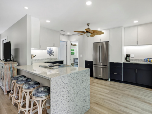 Three Bedroom Vacation Home Close to the Beach in Longboat Key