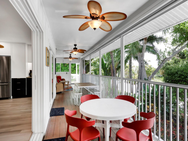 Three Bedroom Vacation Home Close to the Beach in Longboat Key