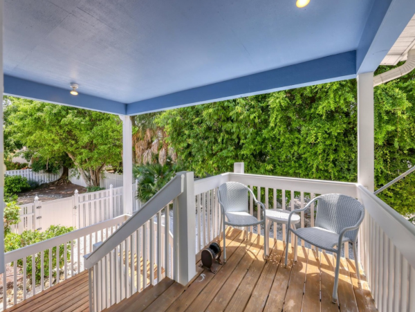 Three Bedroom Vacation Home Close to the Beach in Longboat Key