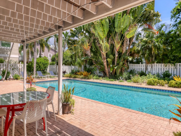 Three Bedroom Vacation Home Close to the Beach in Longboat Key