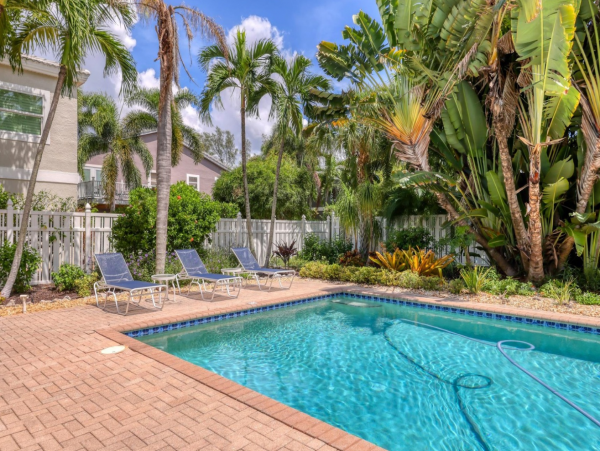 Three Bedroom Vacation Home Close to the Beach in Longboat Key