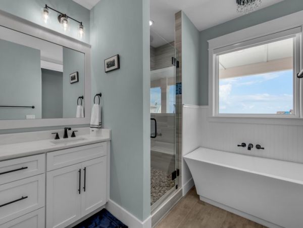 Navarre Beach Vacation Home Walk to Beach Five Bedroom