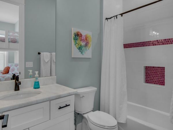 Navarre Beach Vacation Home Walk to Beach Five Bedroom