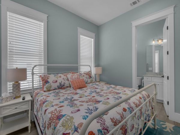 Navarre Beach Vacation Home Walk to Beach Five Bedroom