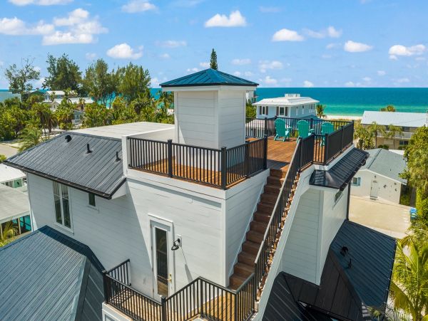 Holmes Beach Vacation Home Five Bedroom Walk to Beach