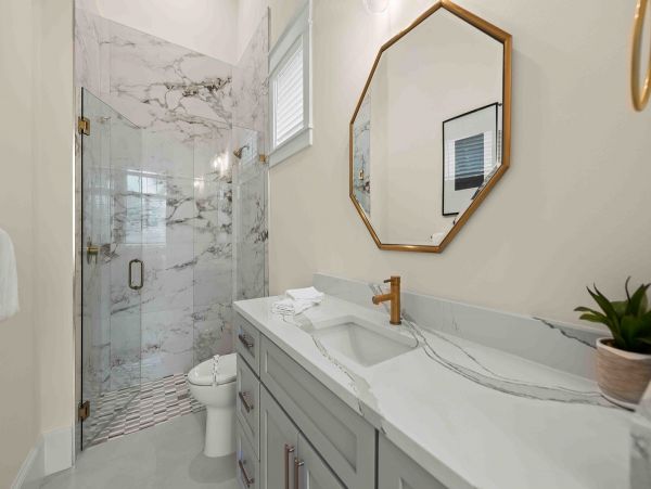 Holmes Beach Vacation Home Five Bedroom Walk to Beach