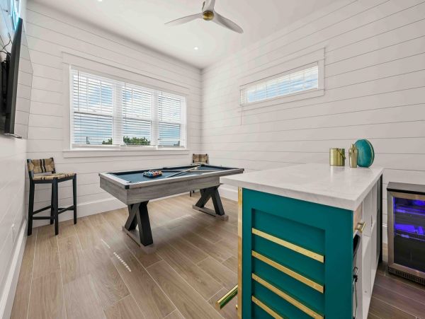 Holmes Beach Vacation Home Five Bedroom Walk to Beach
