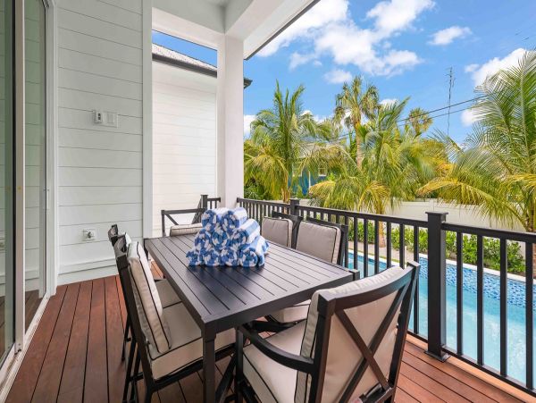 Holmes Beach Vacation Home Five Bedroom Walk to Beach