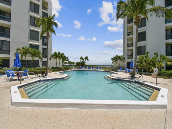 Luxury Vacation Condo with Beautiful Bay Views