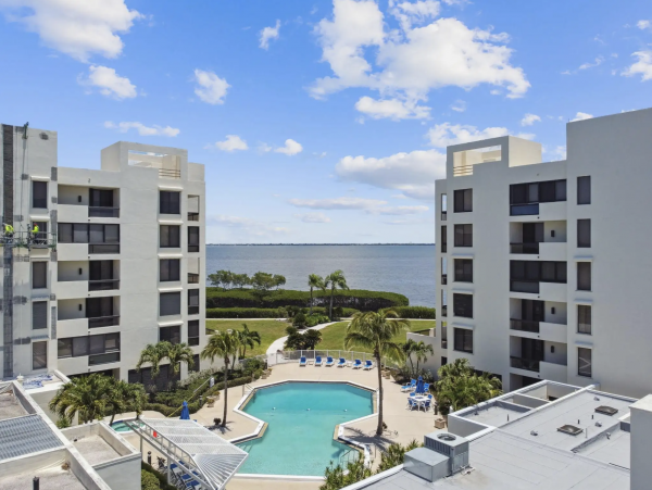 Luxury Vacation Condo with Beautiful Bay Views