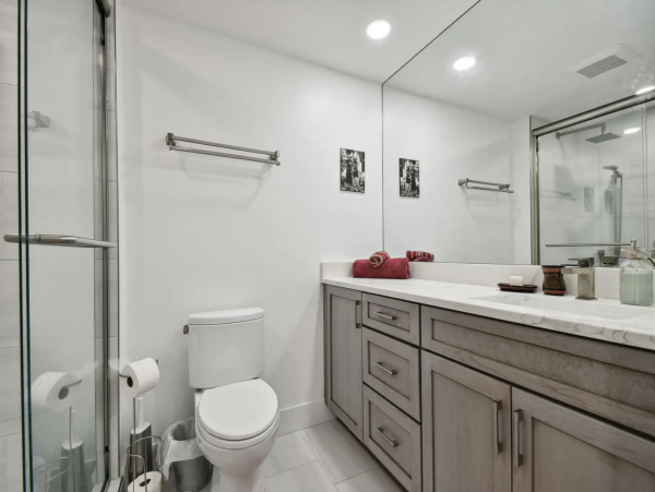 Luxury Vacation Condo with Beautiful Bay Views