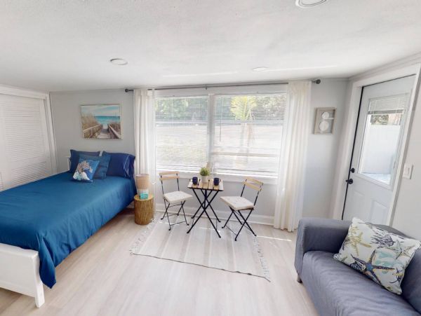 Longboat Key Vacation Condo Two Bedroom Walk to Beach