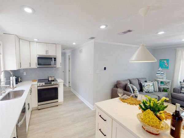 Longboat Key Vacation Condo Two Bedroom Walk to Beach