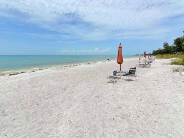 Longboat Key Vacation Condo Two Bedroom Walk to Beach