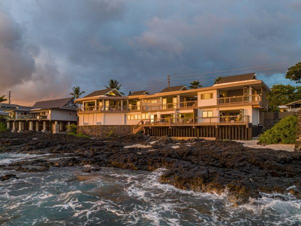 The Ultimate 4 Bedroom Vacation Rental with Pacific Views