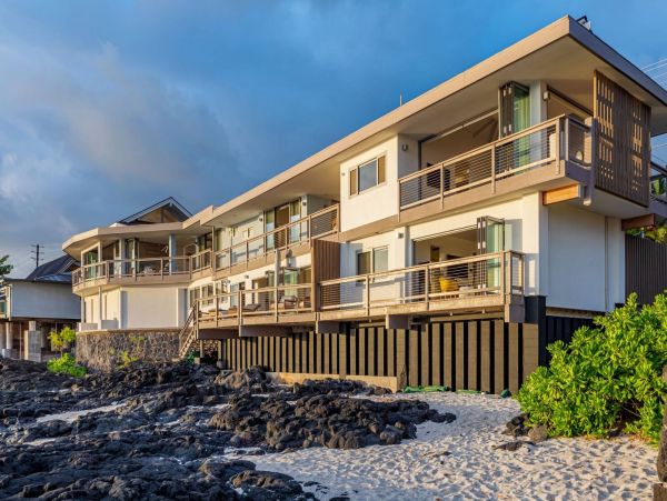 The Ultimate 4 Bedroom Vacation Rental with Pacific Views