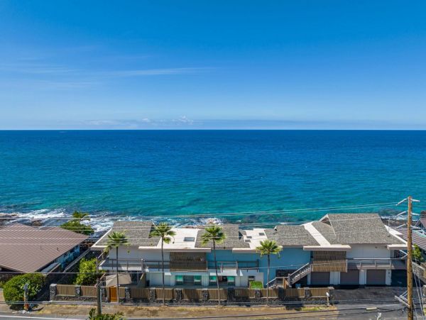 The Ultimate 4 Bedroom Vacation Rental with Pacific Views