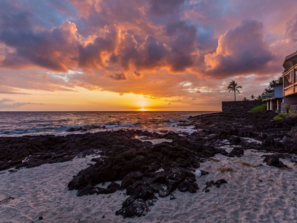 The Ultimate 4 Bedroom Vacation Rental with Pacific Views