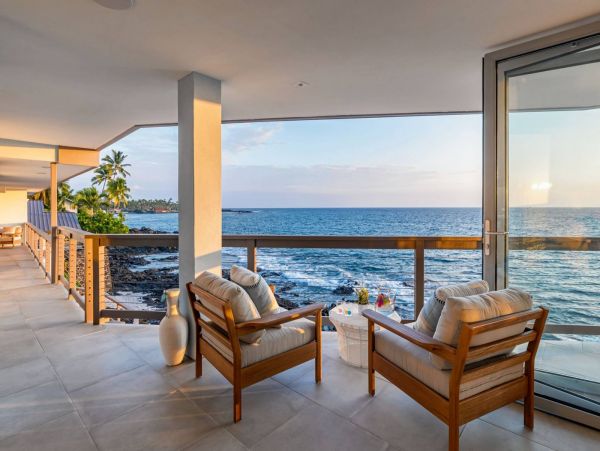 The Ultimate 4 Bedroom Vacation Rental with Pacific Views