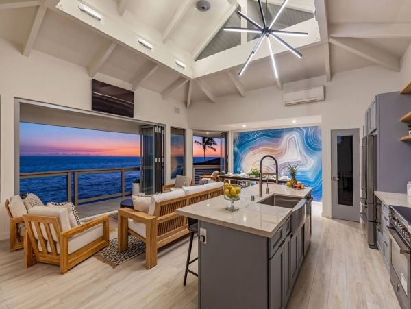 The Ultimate 4 Bedroom Vacation Rental with Pacific Views