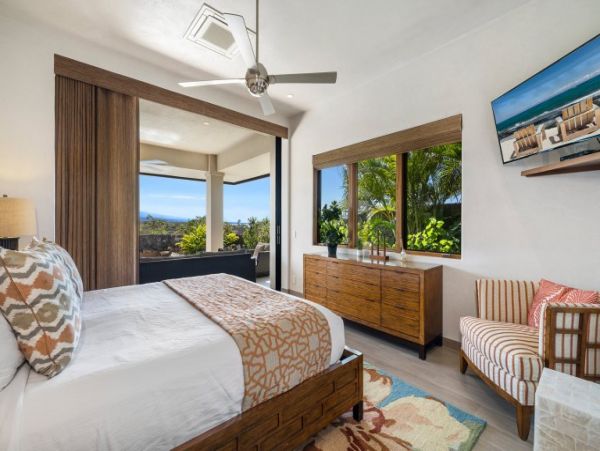 Waikoloa Luxury Five Bedroom Estate with Private Pool & Spa