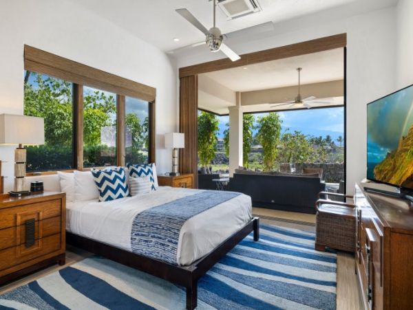 Waikoloa Luxury Five Bedroom Estate with Private Pool & Spa