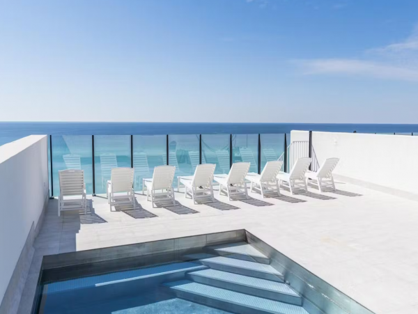 Gulf-front 6 Bedroom Vacation Rental Great Amenities