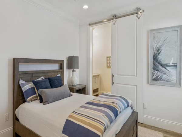 Gulf-front 6 Bedroom Vacation Rental Great Amenities