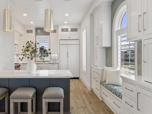 Gulf-front 6 Bedroom Vacation Rental Great Amenities