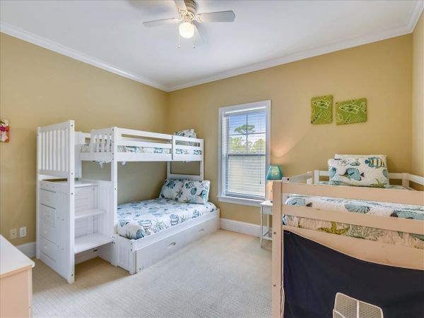 St. George Vacation Home Five Bedroom Walk to Beach