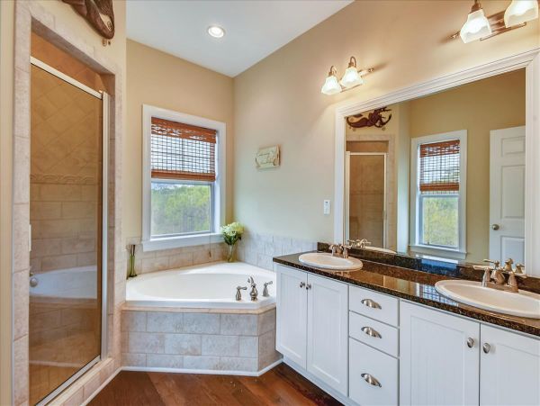 St. George Vacation Home Five Bedroom Walk to Beach