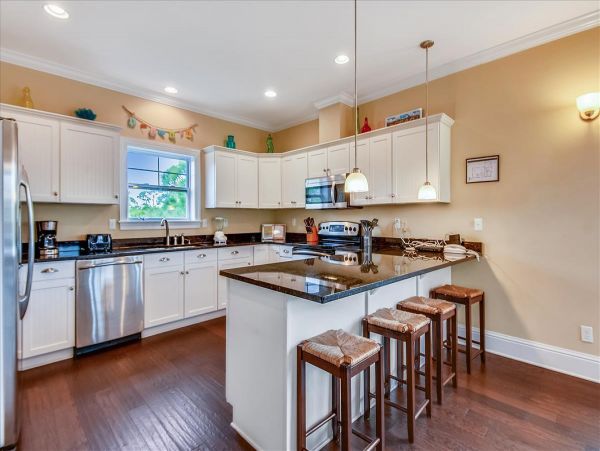 St. George Vacation Home Five Bedroom Walk to Beach