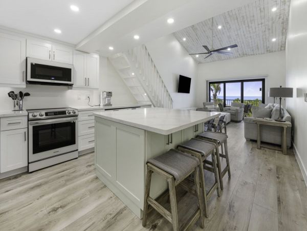 Lovely Captiva 4 Bedroom Vacation Condo with Gulf Views