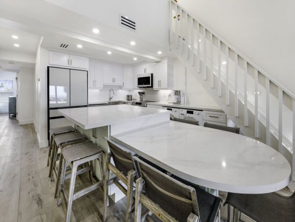 Lovely Captiva 4 Bedroom Vacation Condo with Gulf Views