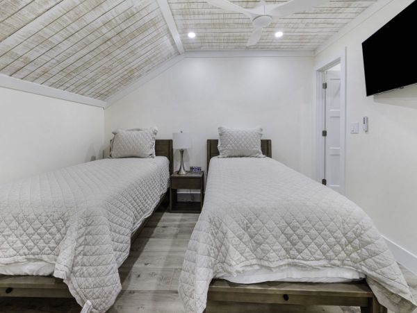 Lovely Captiva 4 Bedroom Vacation Condo with Gulf Views