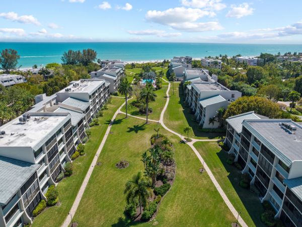 Charming 2 Bedroom Vacation Condo in Sanibel
