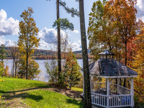 Luxury 22 Bedroom Vacation Rental in Hudson, NY