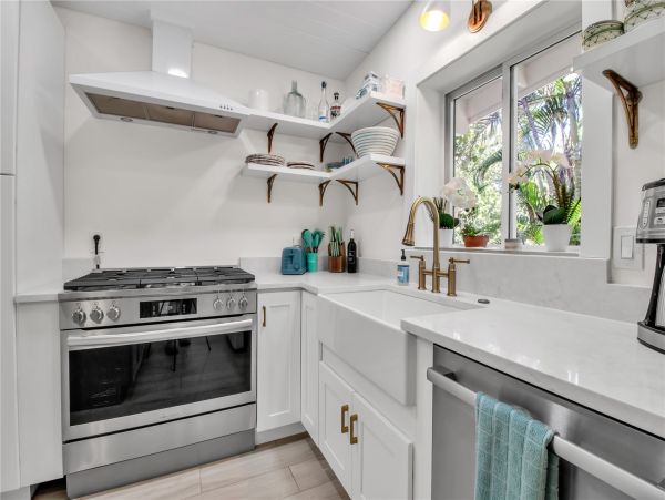 Longboat Key Vacation Rental - Luxury Home with Pool & Garden Oasis