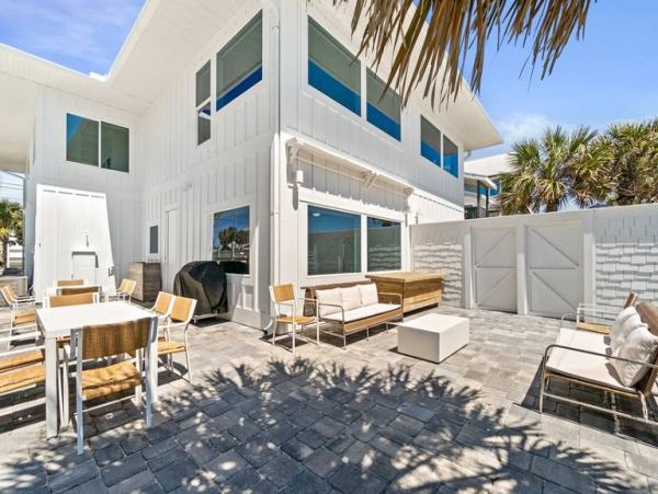 A Direct Beachfront 12 Bedroom Vacation Getaway