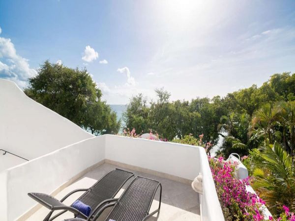 Ocean Front Three Bedroom Vacation Villa in Barbados